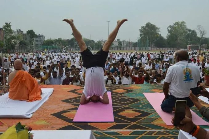Mr. Dinesh Chandra Singh IAS, DM Bahraich (INDIA) sets a World Record With an impressive 56 minutes and 06 seconds of SHIRSASANA.