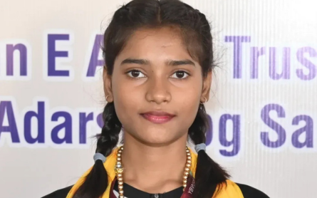 SHRISHTI SONKAR (INDIA) Sets a World Record With an impressive 33 minutes and 06 seconds of PADPUTRA PARIVARTIT JANU SHIRSHASANA